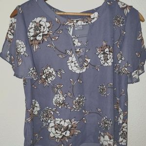 Kirious Slit-Sleeve Blouse